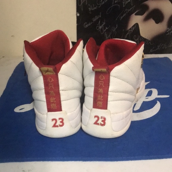 I’m selling the Chinese New Year Jordan’s size 9.5 All white  in good condition - Picture 3 of 4